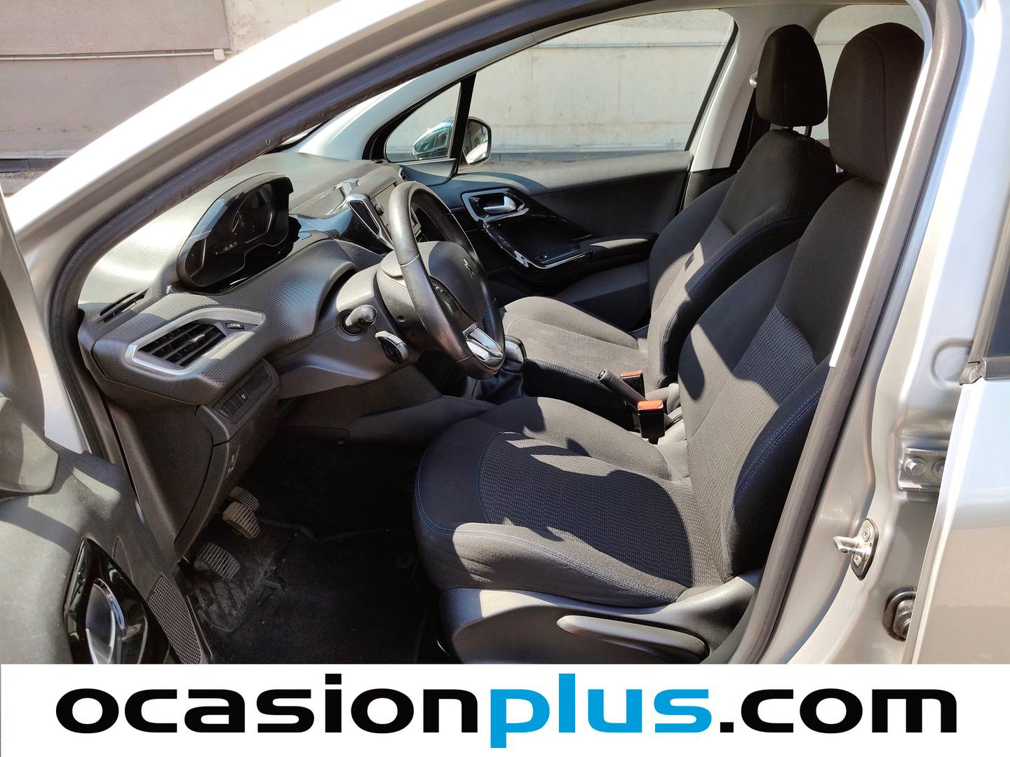Foto asientos delanteros Peugeot 208 Peugeot 208 PureTech 82 Style (82 CV)