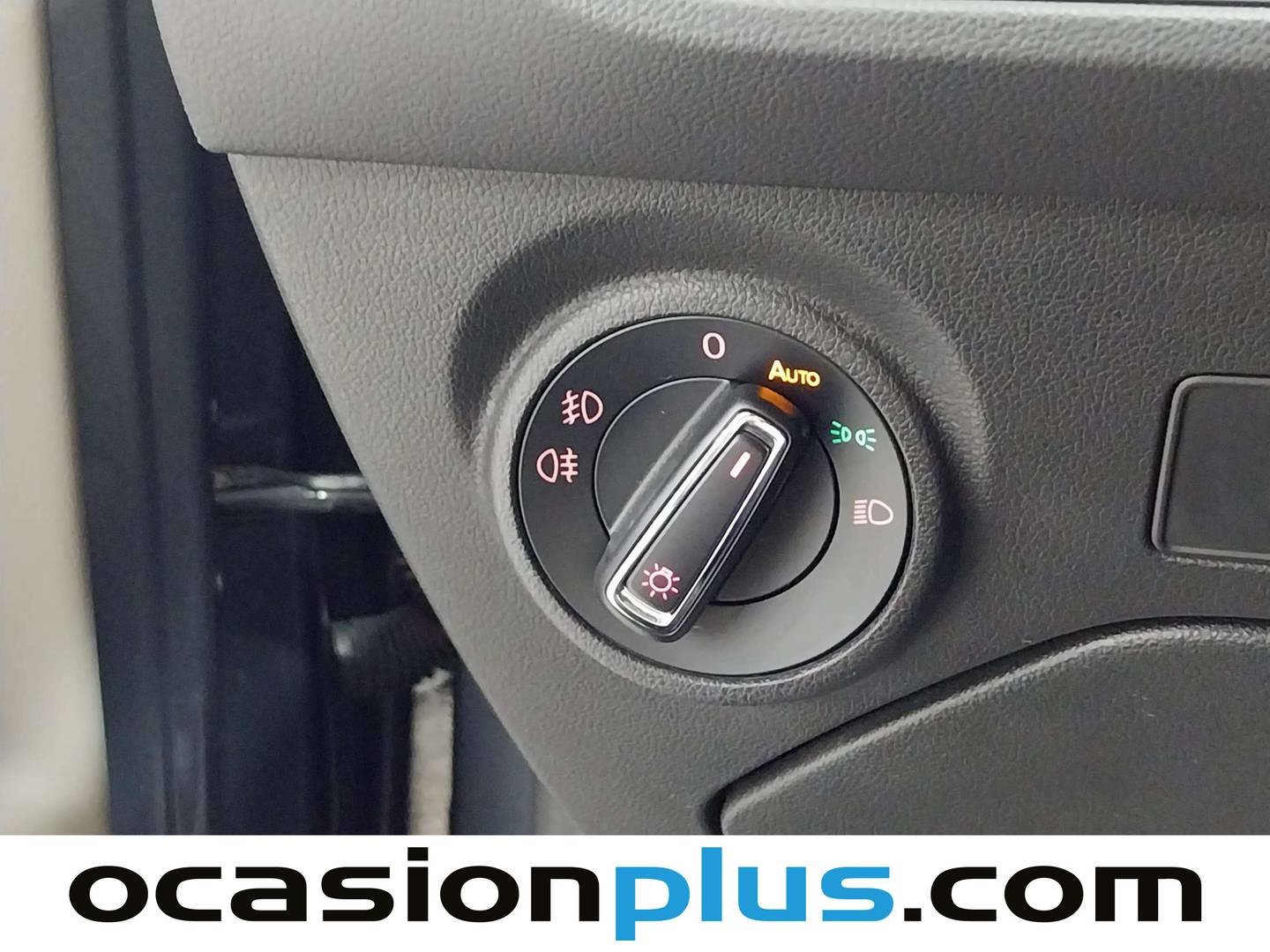 Foto Seat León SEAT León ST 1.8 TSI S&S X-perience Titan Desert 4Drive DSG (180 CV)