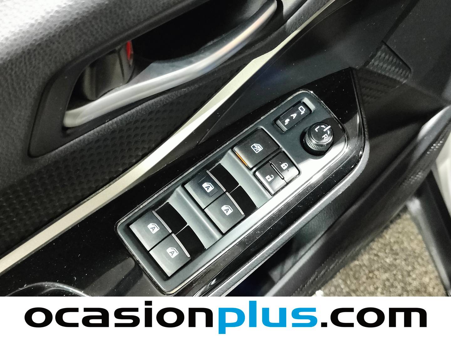 Foto Toyota C-HR Toyota C-HR 1.8 125H Advance (122 CV)