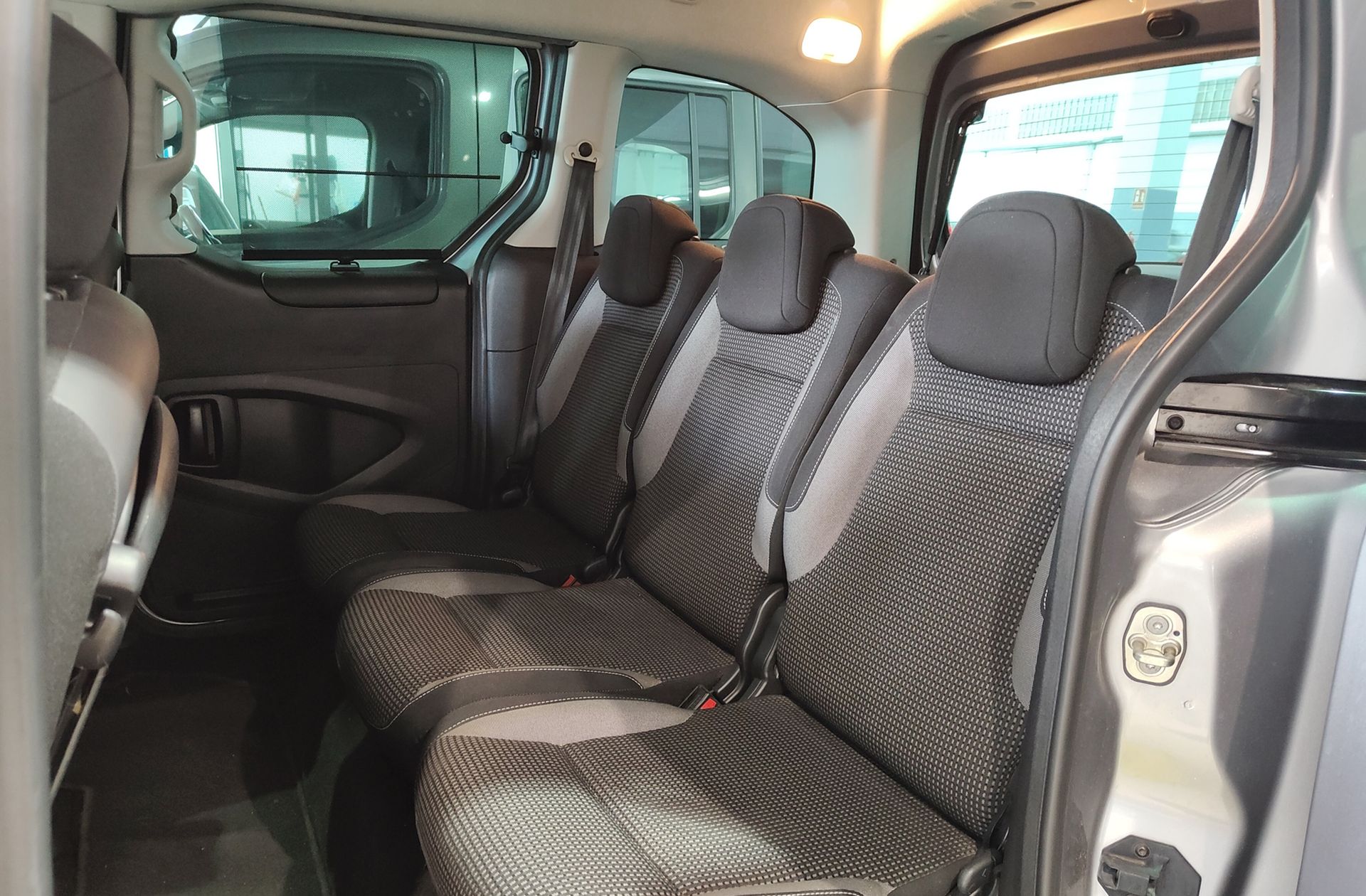 Peugeot Partner Tepee BlueHDi 100 Adventure Edition - foto 13