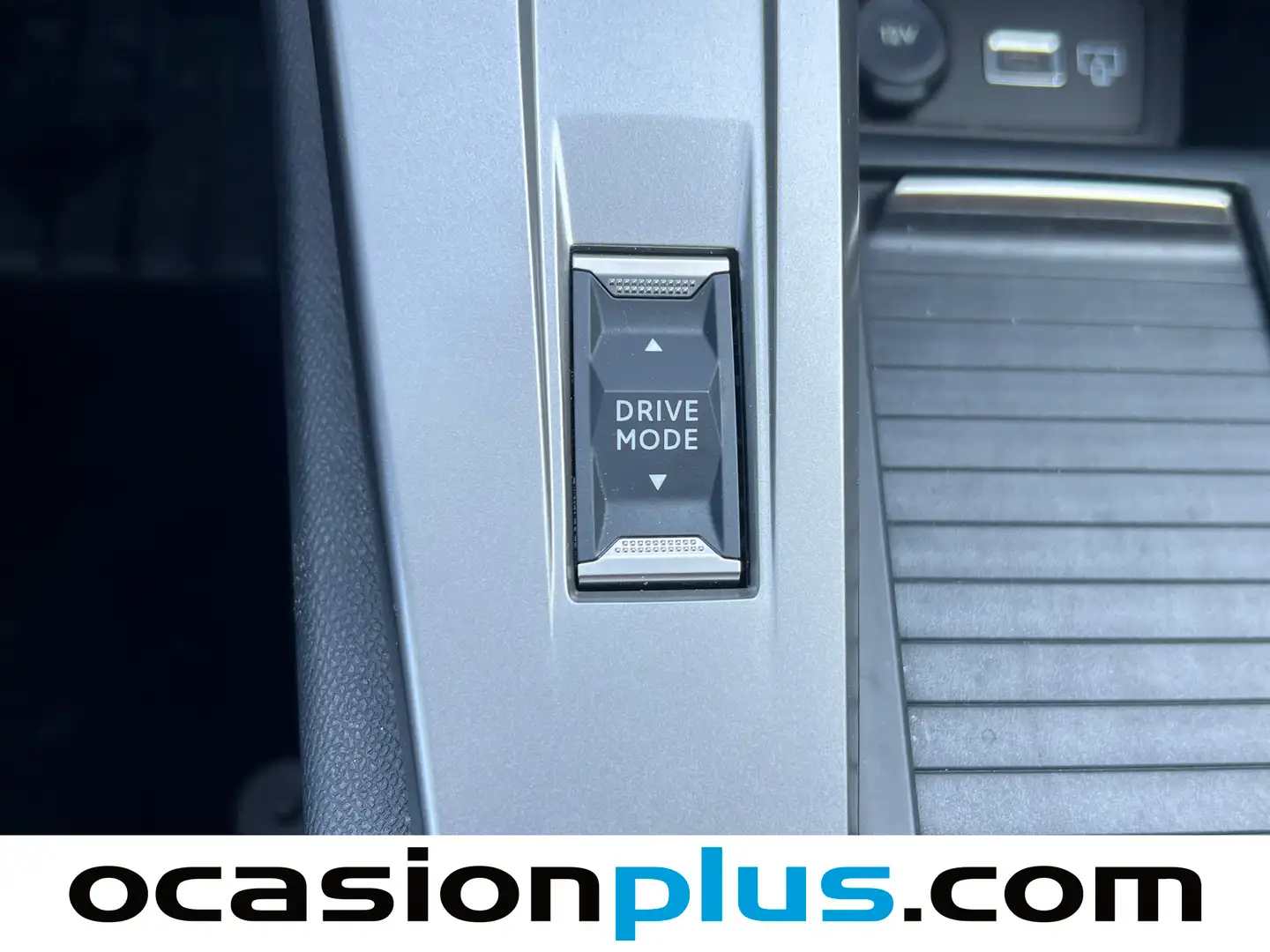 Foto Peugeot 308 Peugeot 308 PureTech 130 S&S Active Pack EAT8 (130 CV)