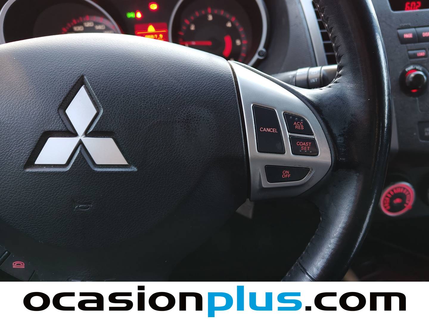 Foto Mitsubishi Outlander Mitsubishi Outlander 2.0 DI-D Intense Plus (140 CV) 7 Plazas