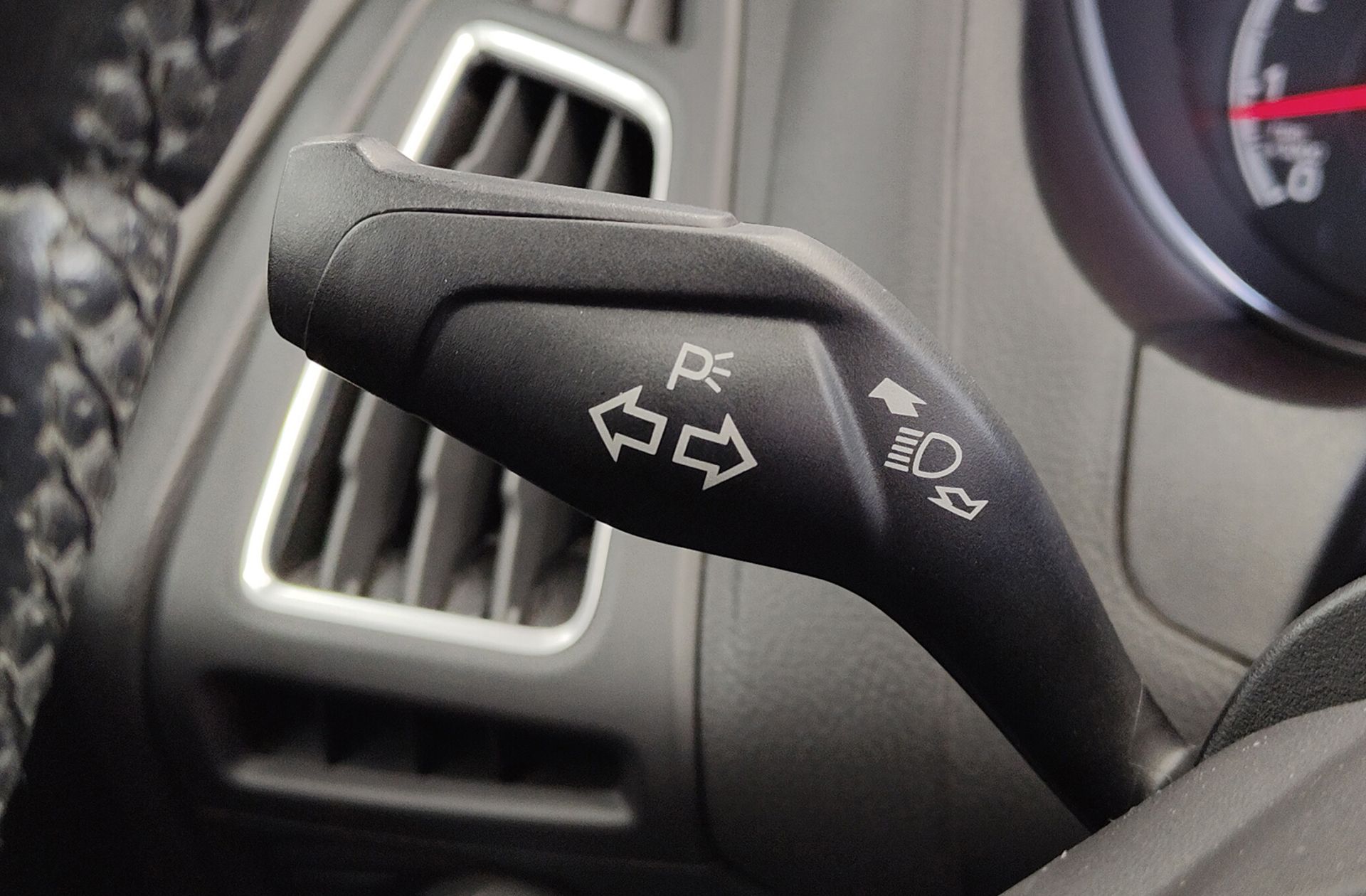 Ford Focus 2.0 EcoBoost ST - foto 23