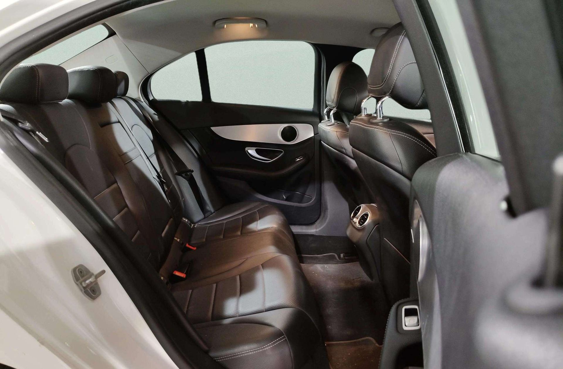 Mercedes-Benz Clase C 200 - foto 17