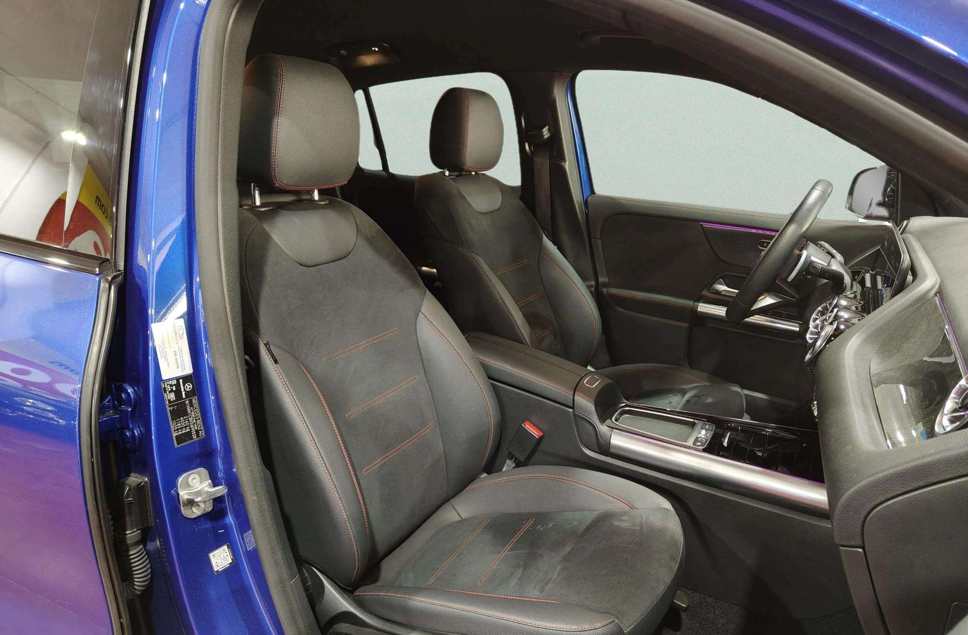 Mercedes-Benz GLA 200 d Pack AMG - foto 23