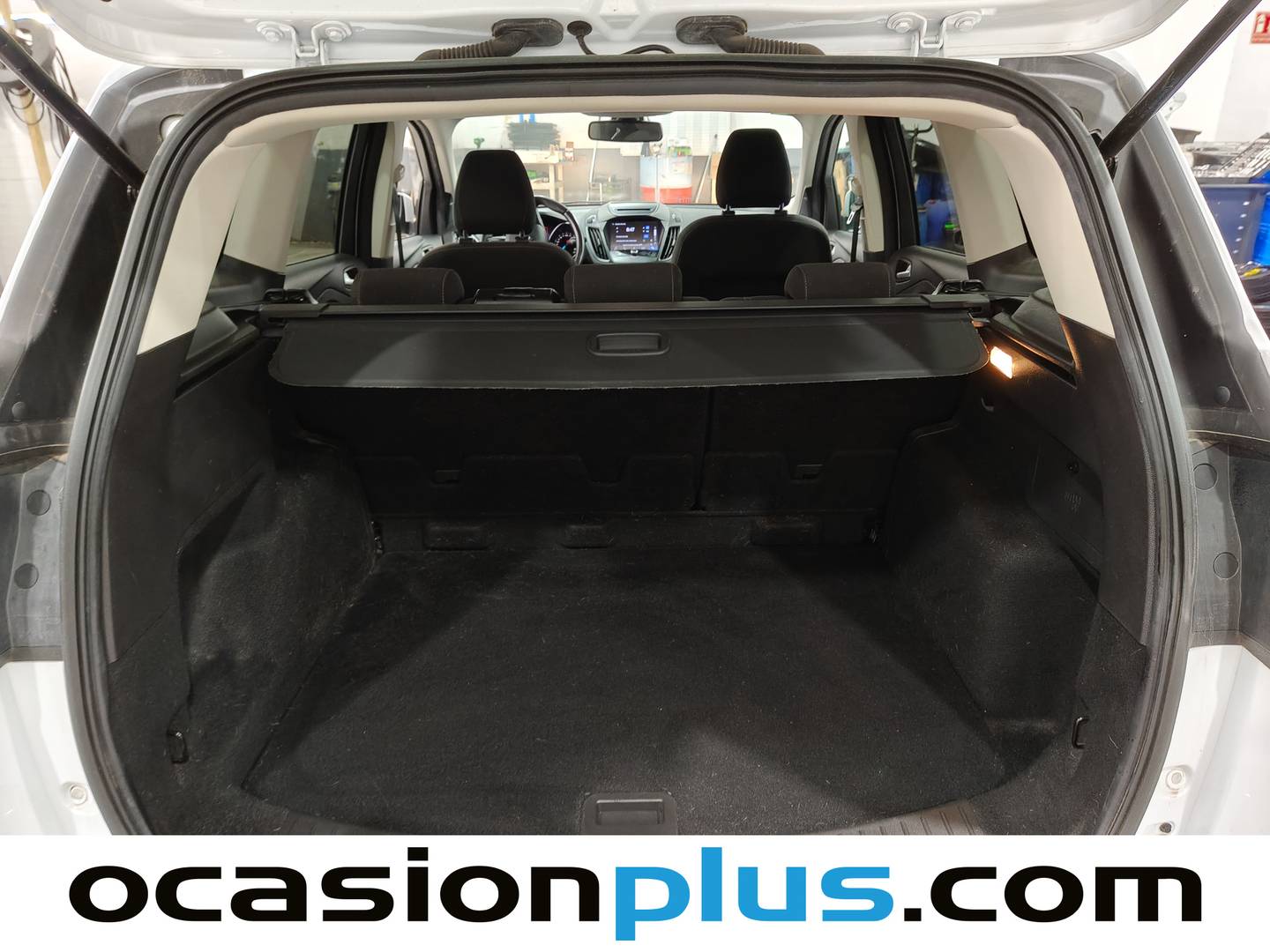 Fotos maletero Ford Kuga Ford Kuga 1.5 EcoBoost S&S Trend+ 4x2 (120 CV)