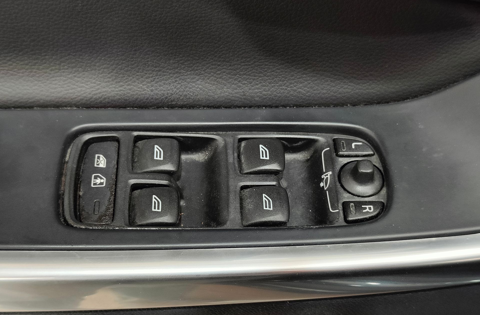 Volvo XC60 D3 Kinetic - foto 16