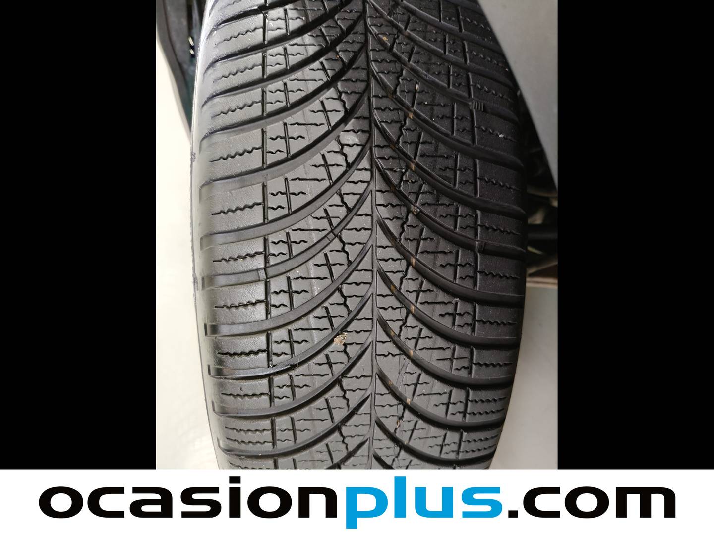 Peugeot 2008 Peugeot 2008 Allure Hybrid eDCS6 (145 CV) seminuevo