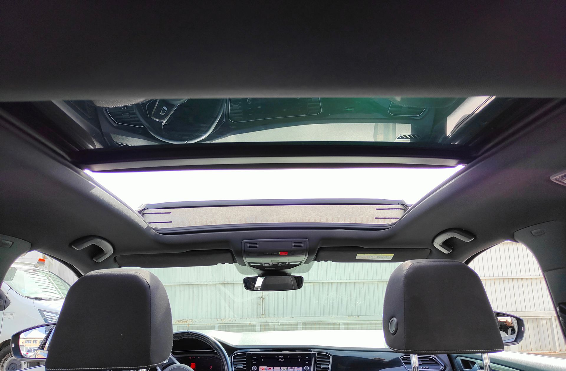 Volkswagen T-Roc Sport 1.5 TSI DSG - foto 6