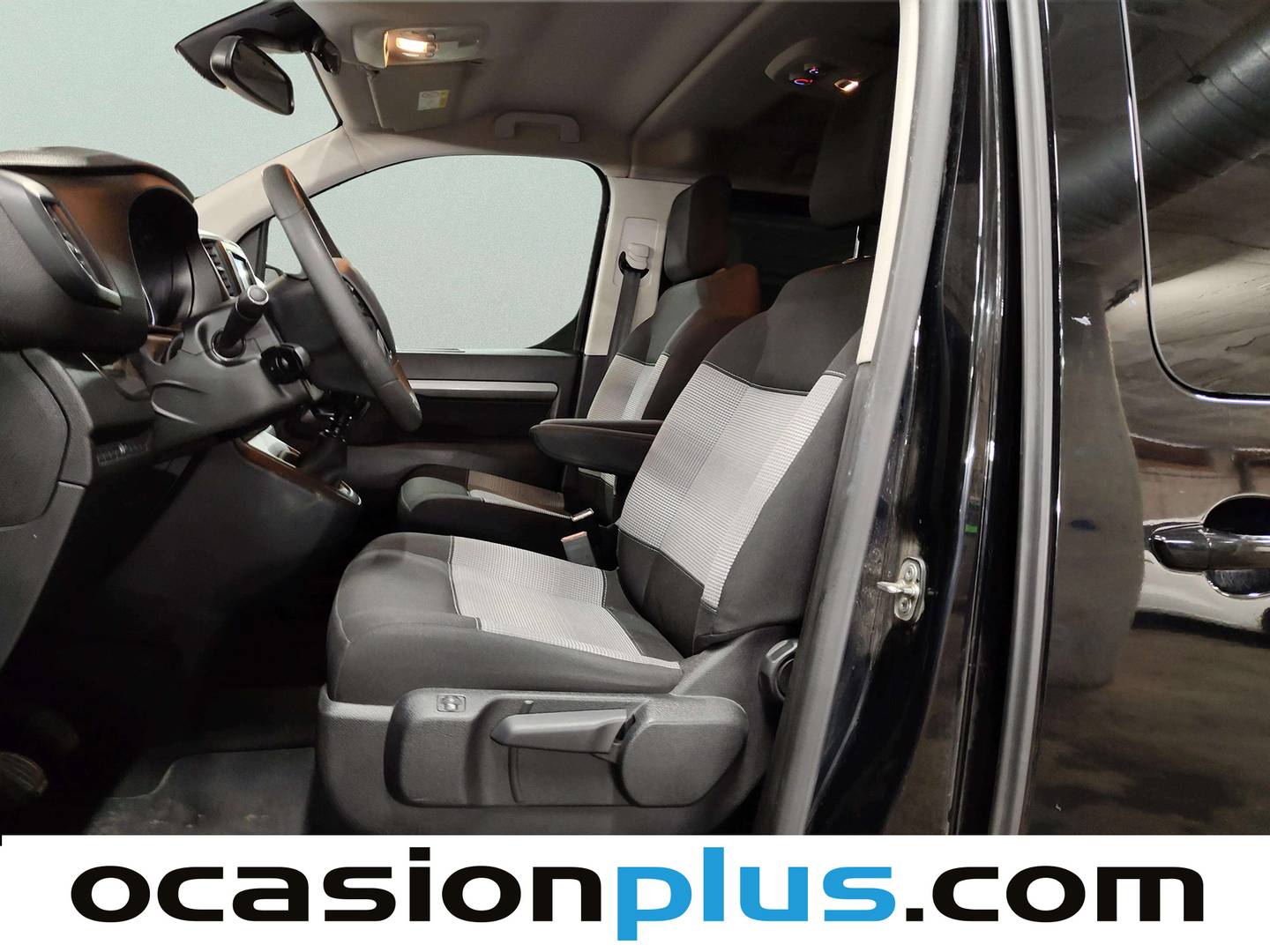 Foto asientos delanteros Citroën Spacetourer Citroën Spacetourer BlueHDi 120 Talla M Feel (120 CV) 8 Plazas