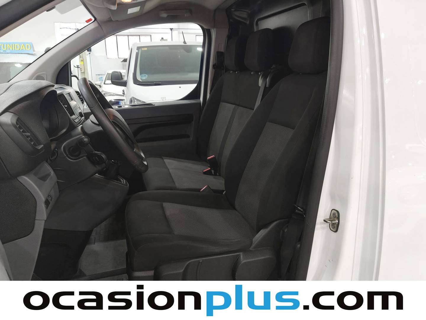 Foto asientos delanteros Peugeot Expert Peugeot Expert Furgon BlueHDi 120 S&S Pro Standard (122 CV)