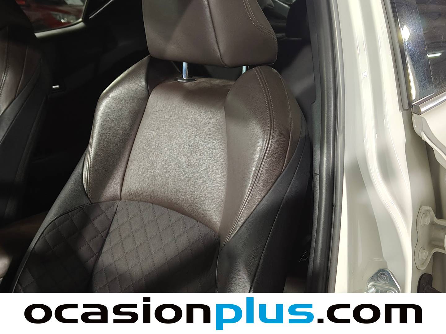 Extras y acabados del Toyota C-HR Toyota C-HR 1.8 125H Advance (122 CV)