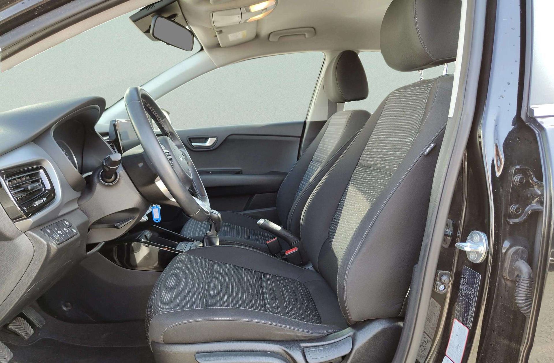 Kia Stonic 1.0 T-GDi MHEV Drive iMT - foto 14