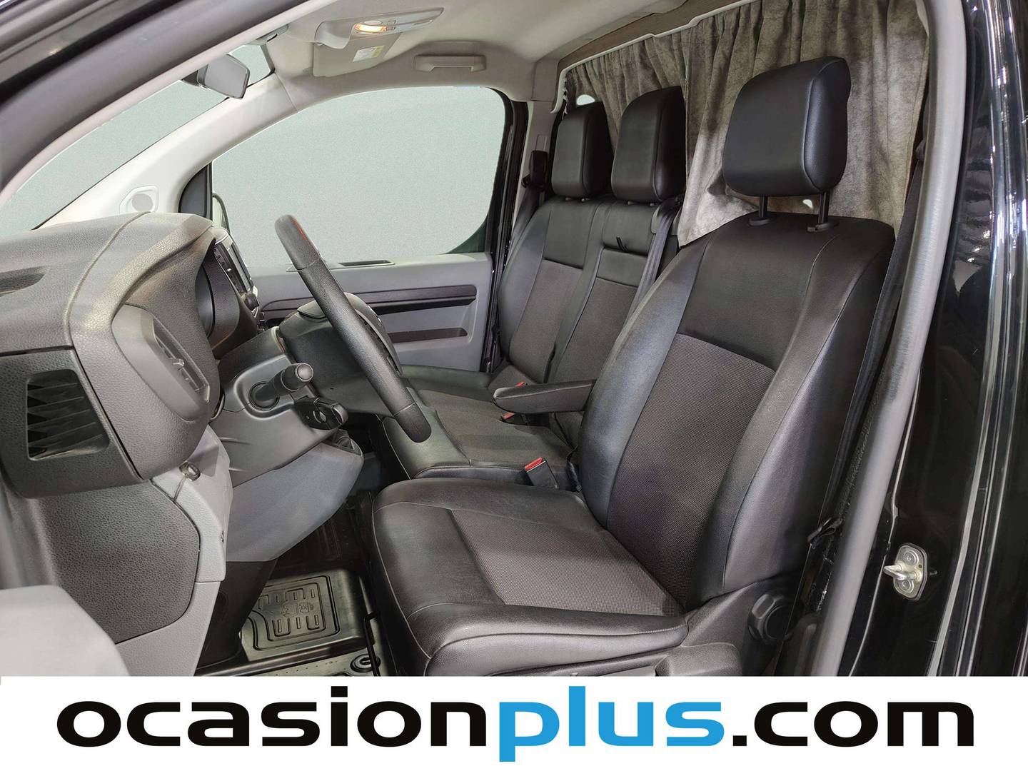 Foto asientos delanteros Toyota Proace Toyota Proace 2.0D 145CV VX 1PL 2PT L2 (145 CV)