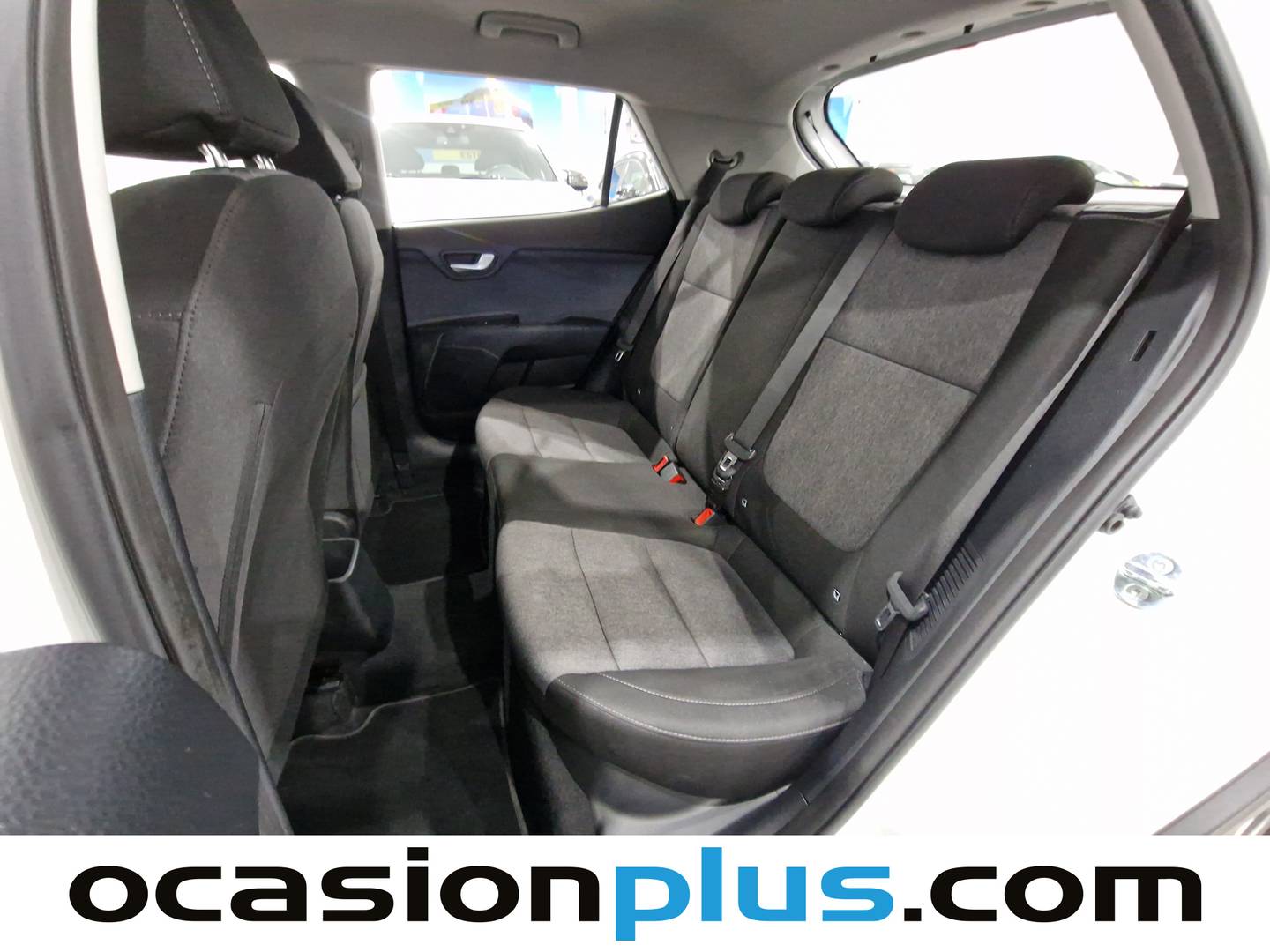 Foto asientos traseros KIA Stonic KIA Stonic 1.0 T-GDi MHEV MT Concept (100 CV)