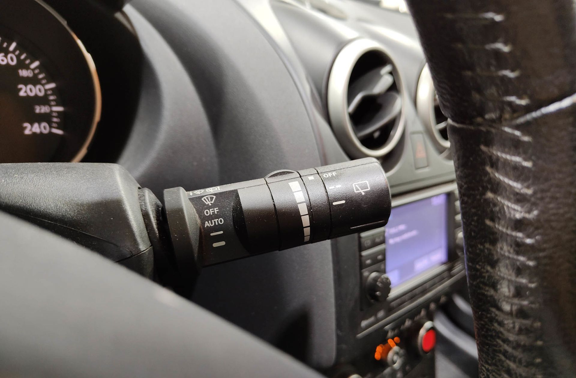 Nissan Qashqai 2.0 Tekna Premium 4x4 - foto 27