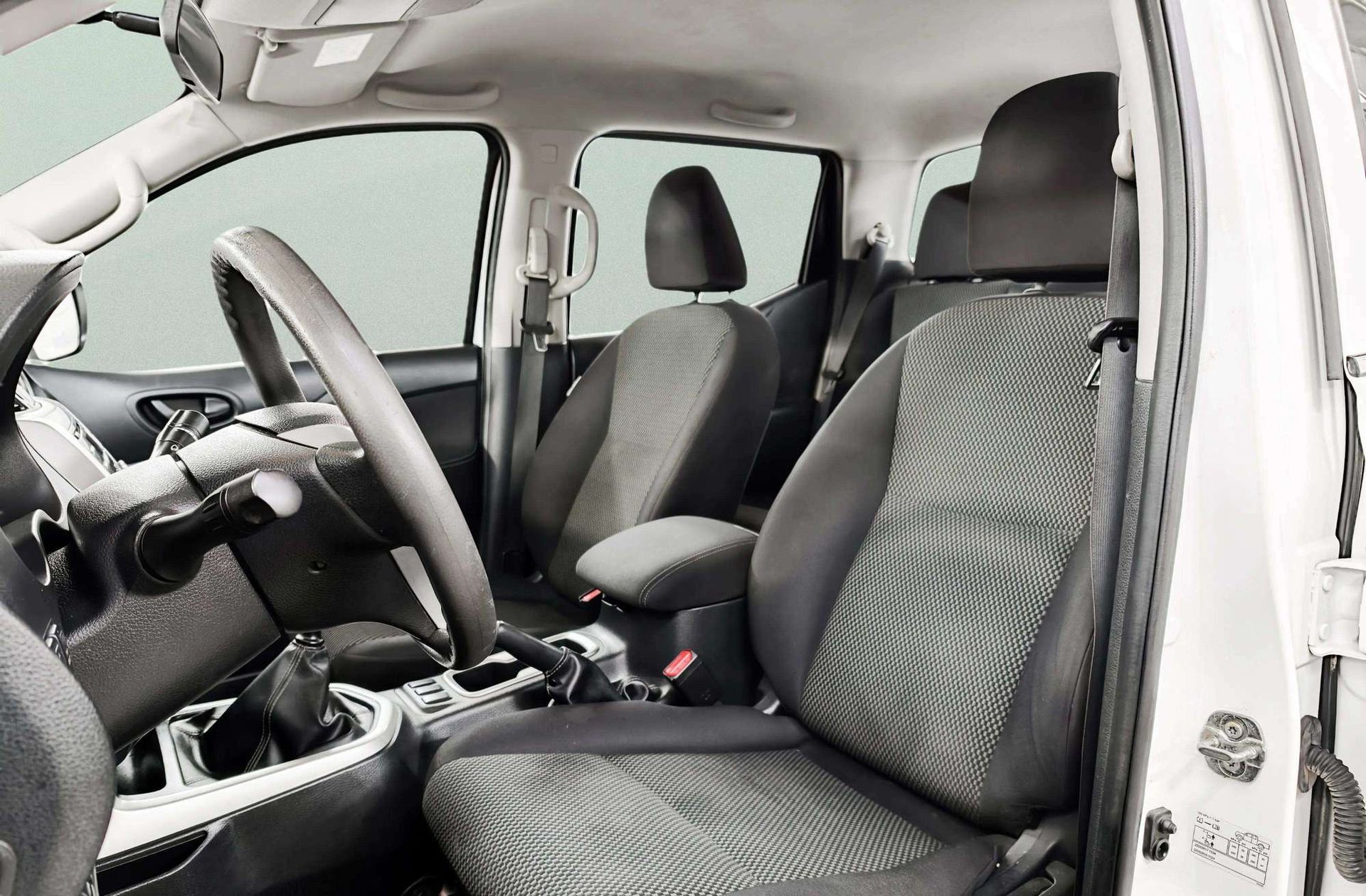 Nissan Navara PickUp 2.3 dCi Doble Cabina Visia BDif - foto 9