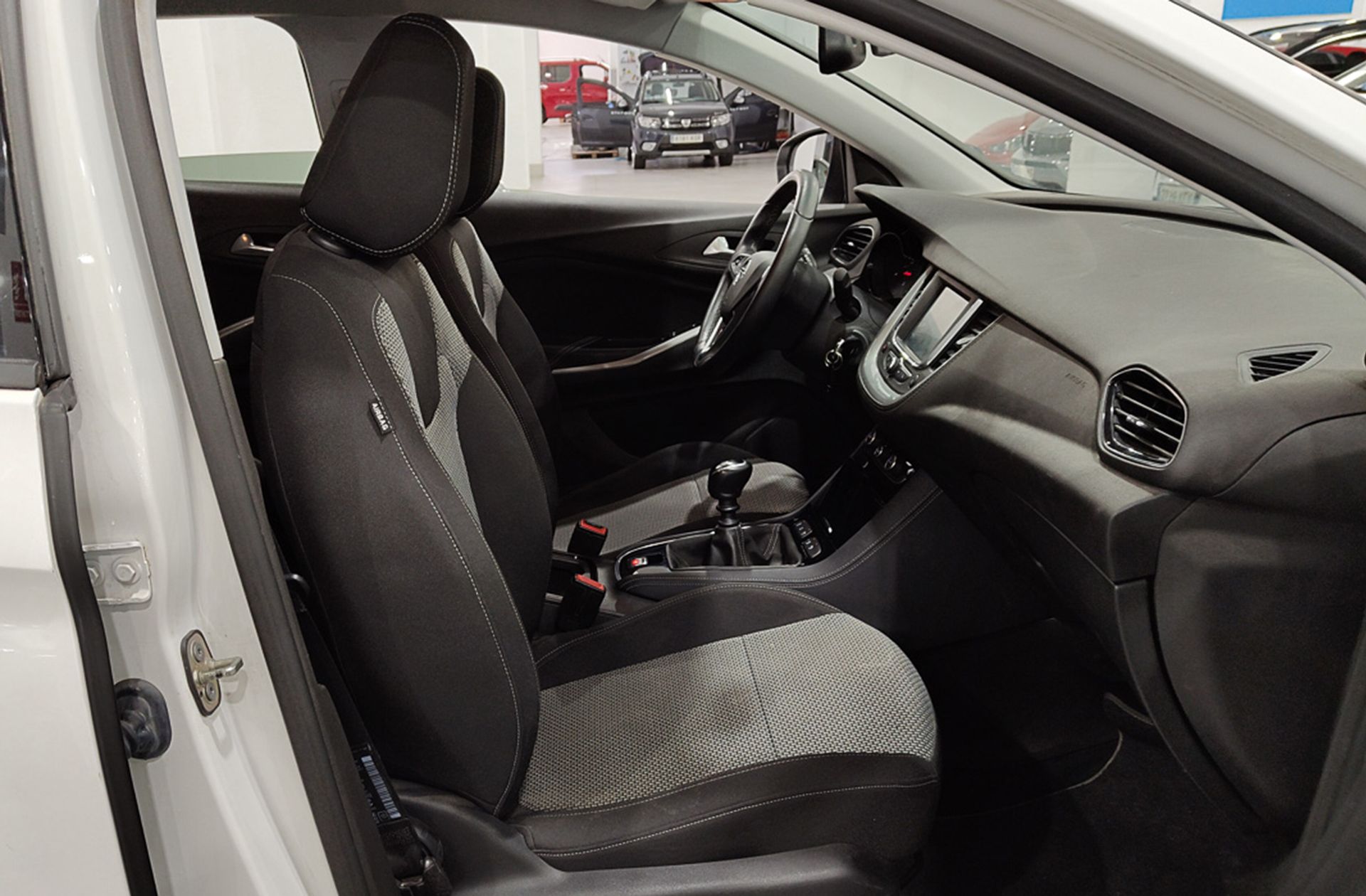 Opel Grandland 1.2 Turbo Selective - foto 15