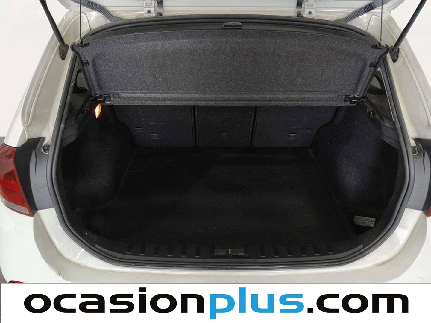 Fotos maletero BMW X1 BMW X1 sDrive18d (143 CV)