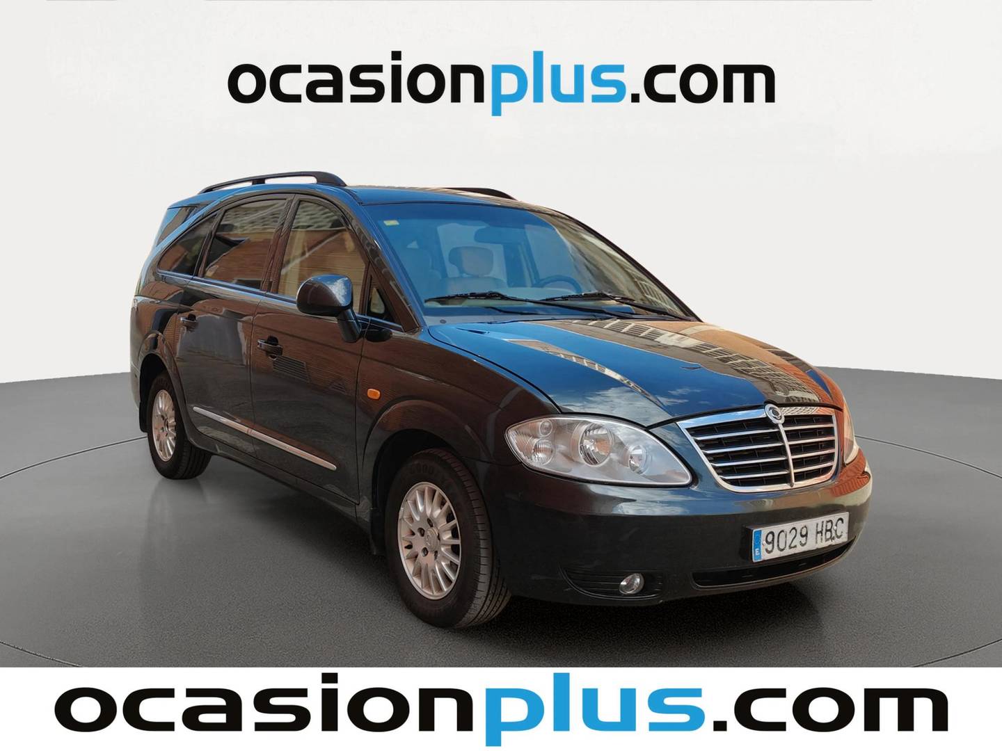 Foto delantera SsangYong Rodius SsangYong Rodius 270 Xdi Premium (165 CV) 7 Plazas derecha