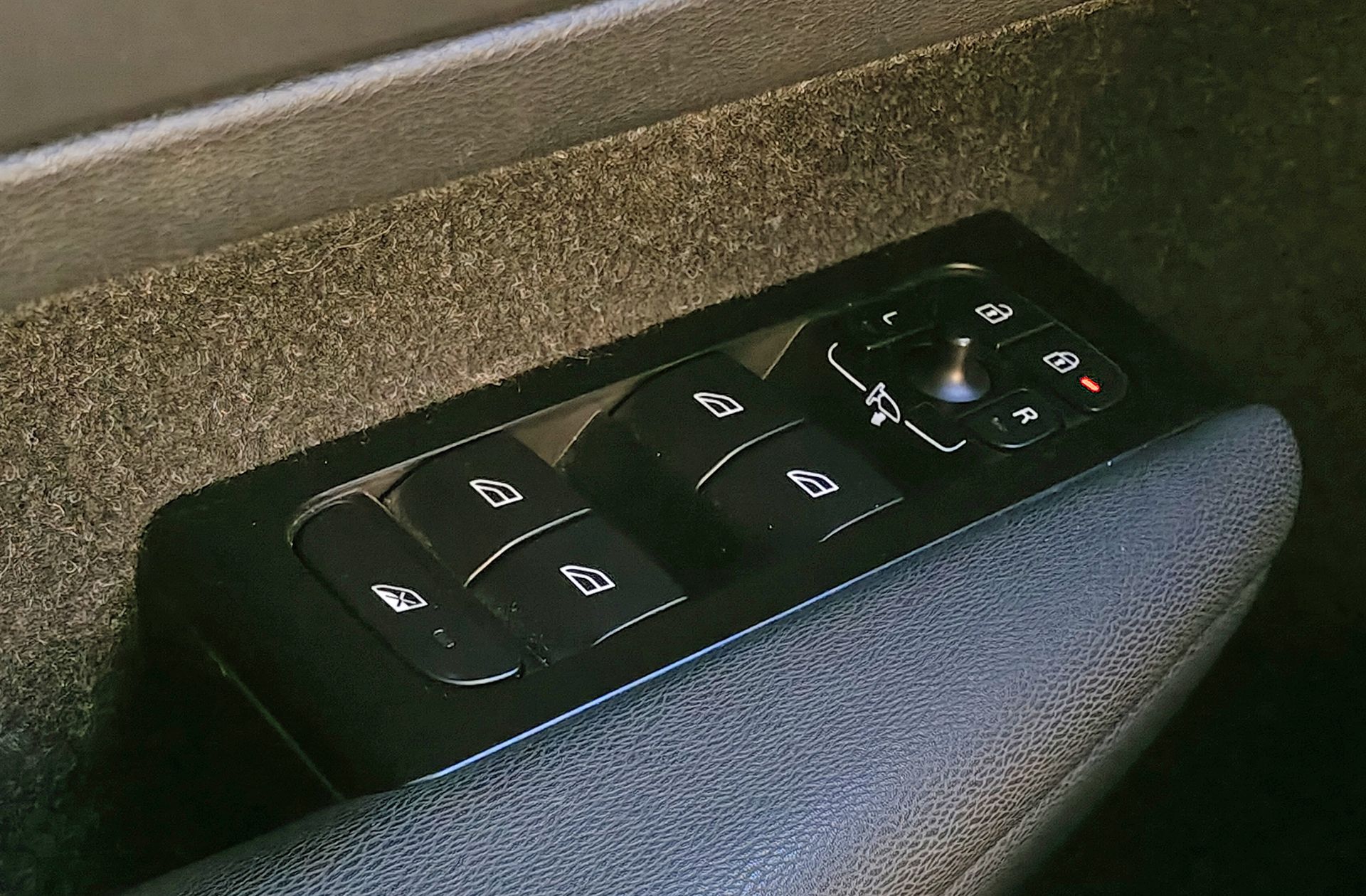 Volvo XC40 T3 Momentum Pro - foto 35