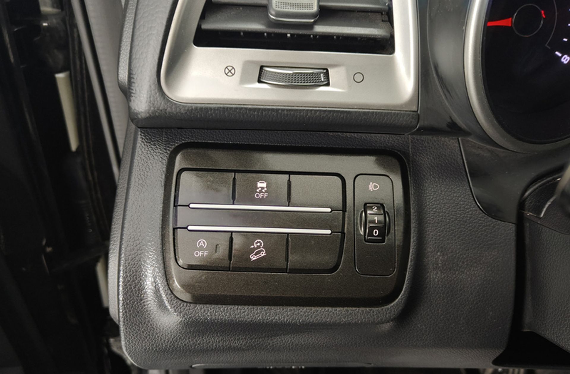 SsangYong Tivoli G16 Limited 4x2 - foto 10