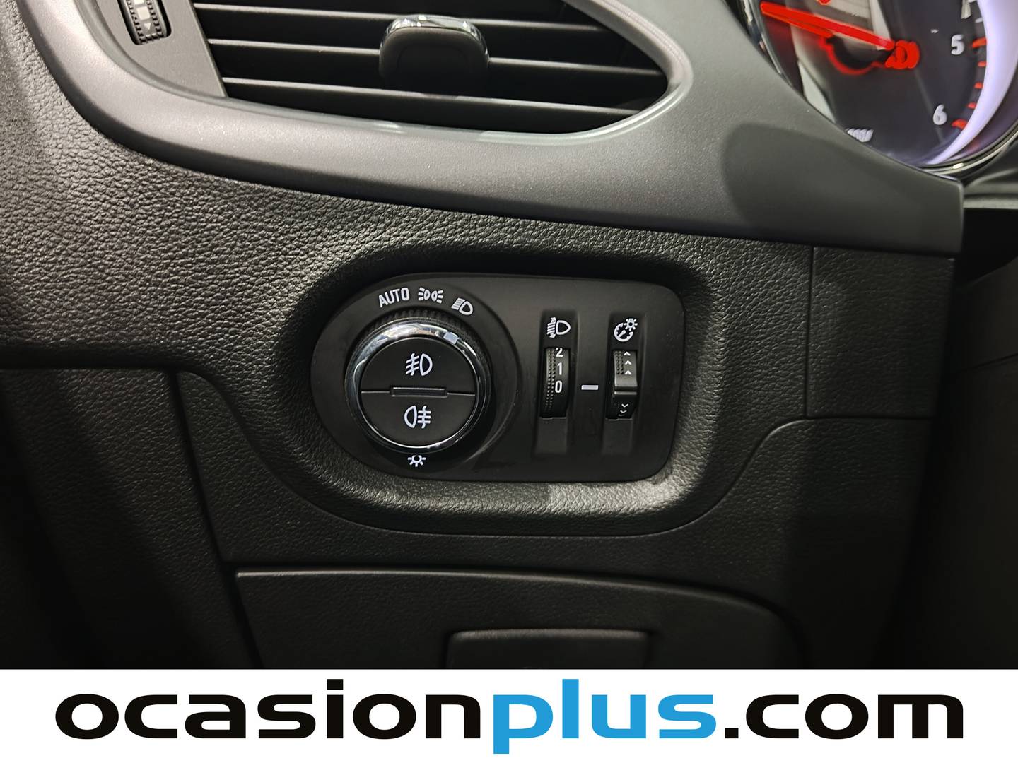 Extras y acabados del Opel Astra Opel Astra Sports Tourer 1.6 CDTI Selective Pro (110 CV)