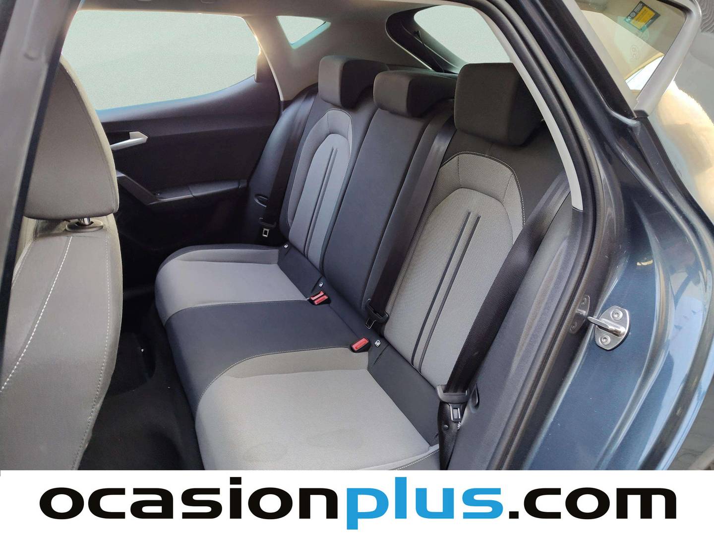 Foto asientos traseros Seat León Seat León 1.0 TSI S&S Style 25 Aniversario (110 CV)