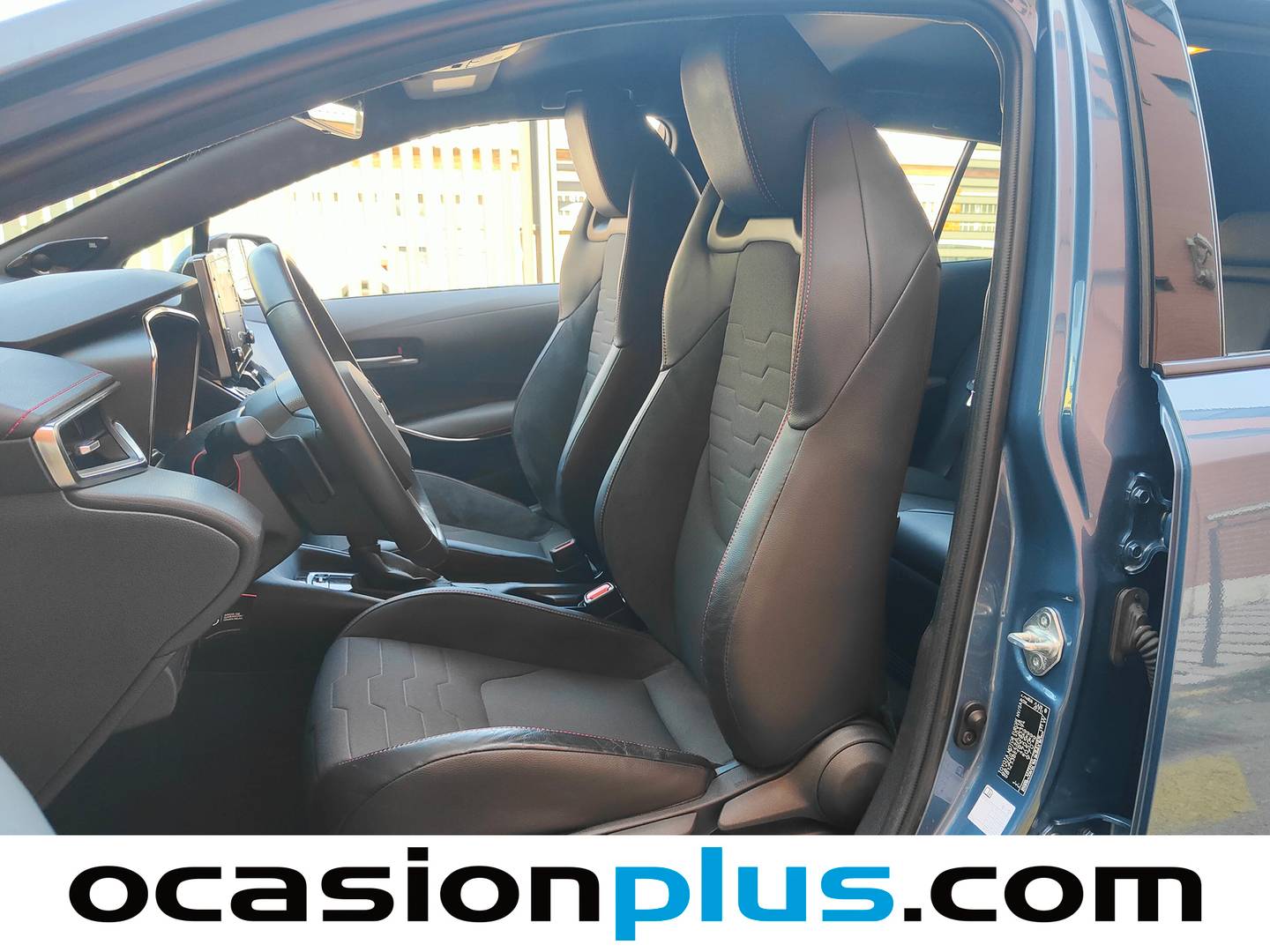 Foto asientos delanteros Toyota Corolla Toyota Corolla Touring Sports 180H Advance E-CVT (180 CV)