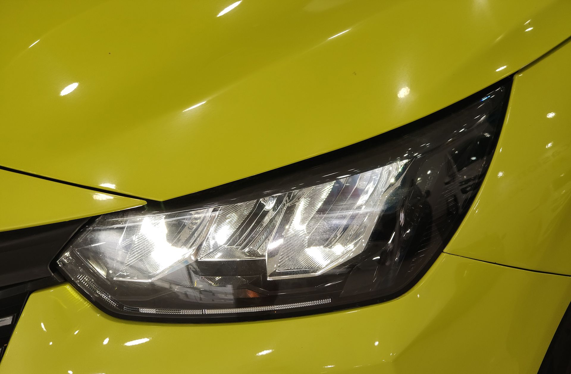 Peugeot 208 Style Hybrid 110 eDCS6 - foto 14
