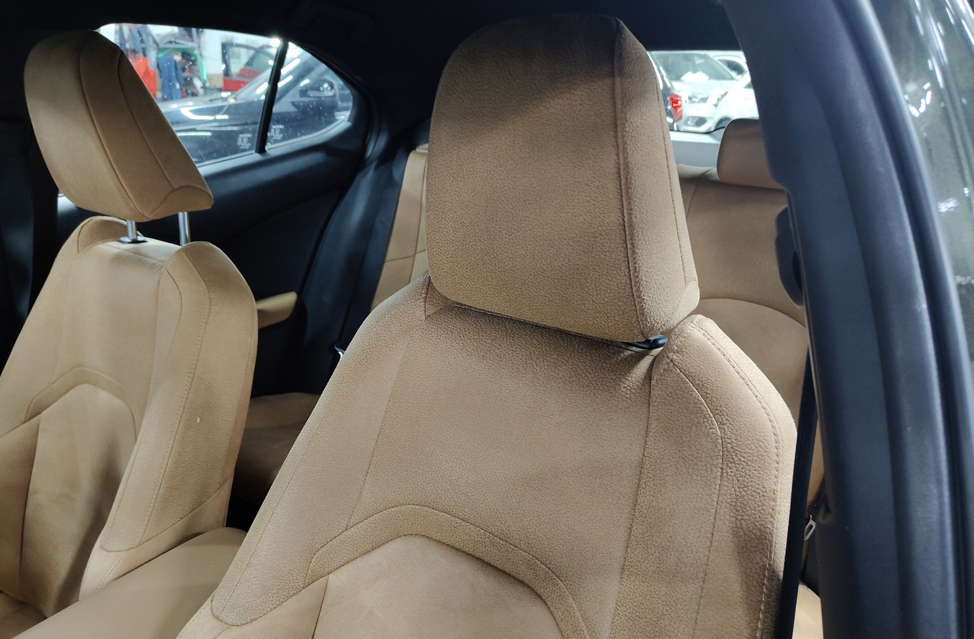 Lexus UX 300h Plus - foto 10
