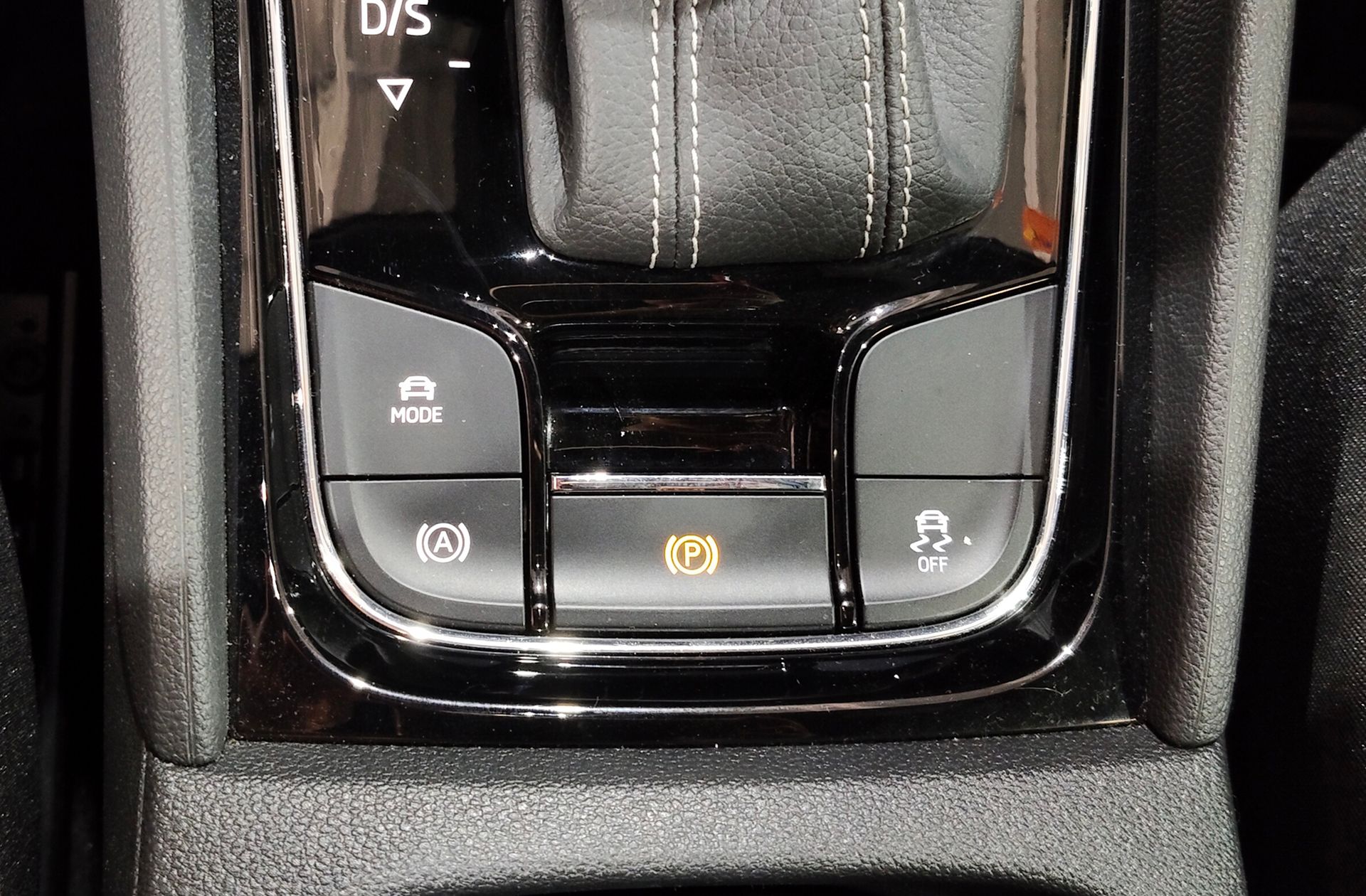 Škoda Karoq 1.5 TSI ACT Sportline DSG - foto 42