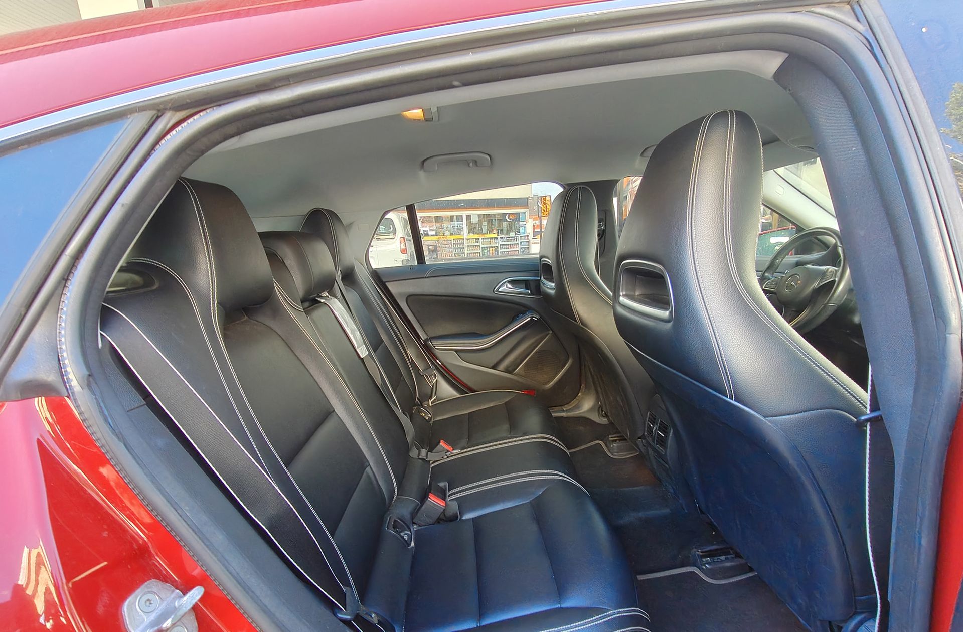 Mercedes-Benz CLA Shooting Brake 200 d Pack AMG - foto 18