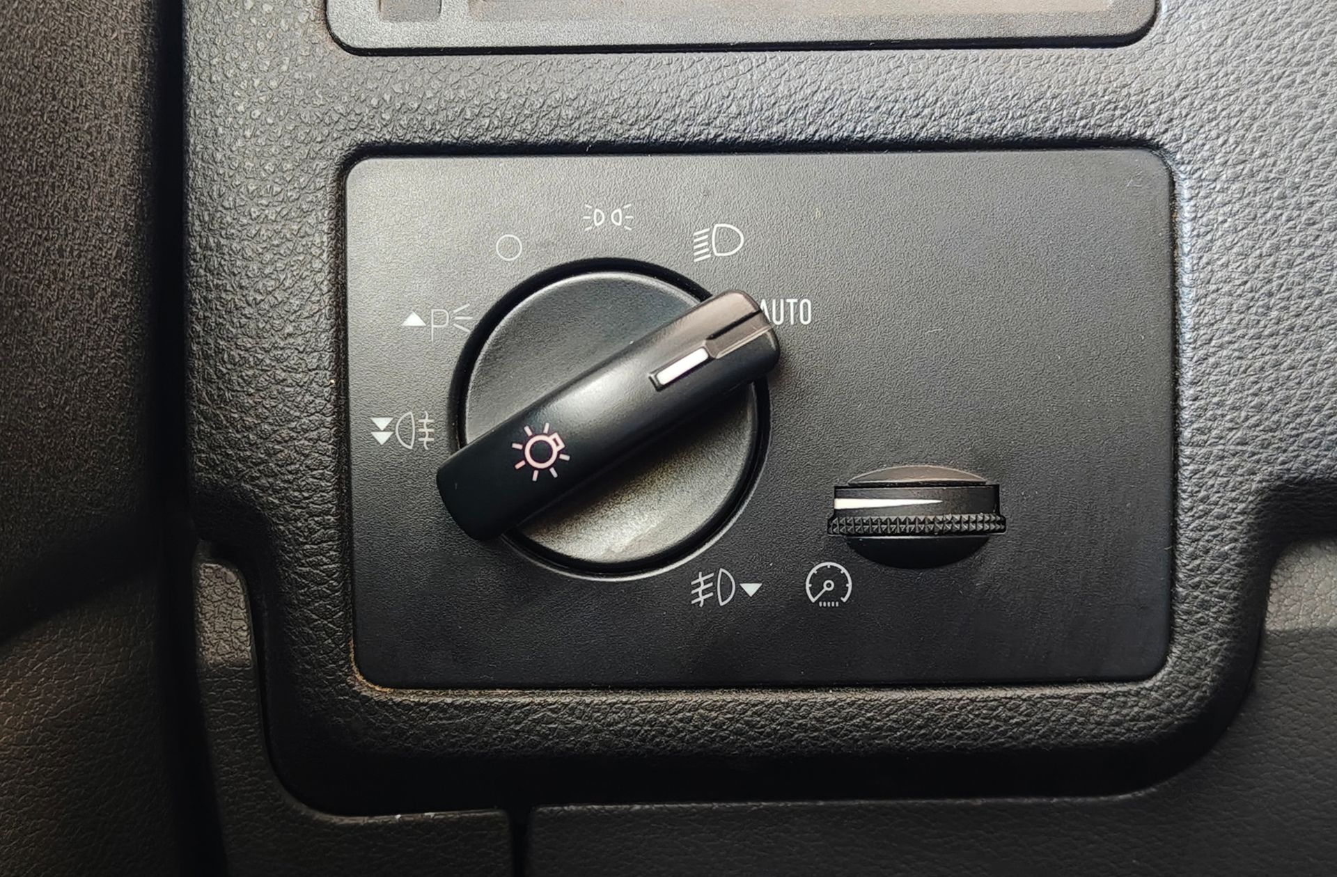 Ford Kuga 2.0 TDCi Titanium 4x4 Powershift - foto 26