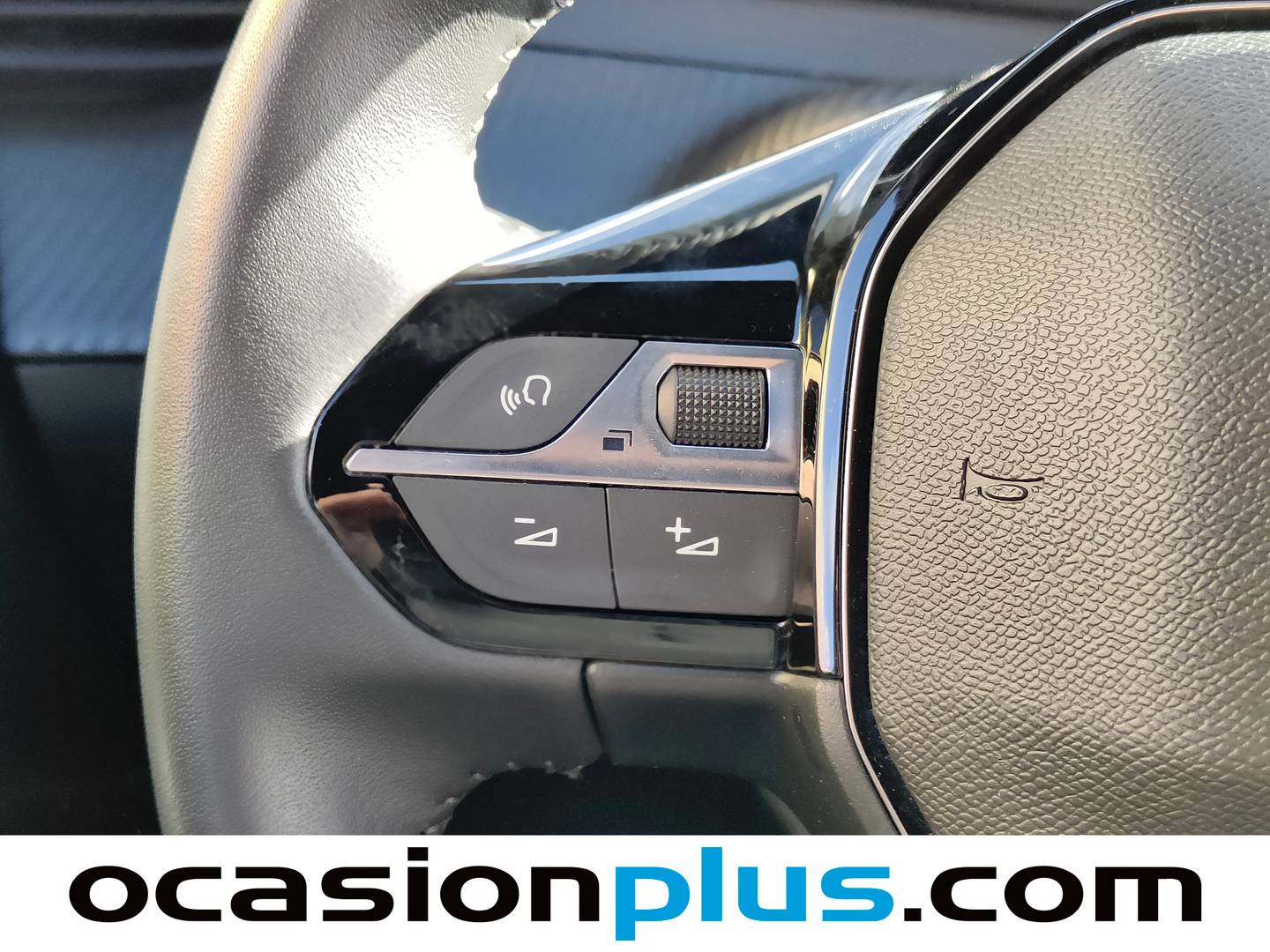 Peugeot 2008 Peugeot 2008 Allure Hybrid eDCS6 (145 CV) seminuevo