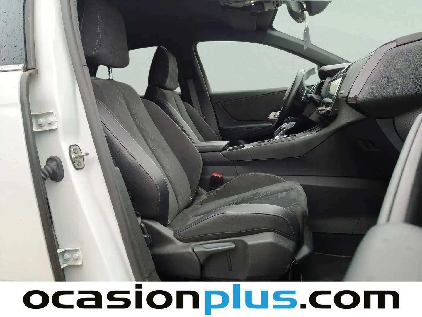 Foto DS DS 7 Crossback DS DS7 Crossback E-Tense 300 Performance Line+ 4WD Auto (300 CV)