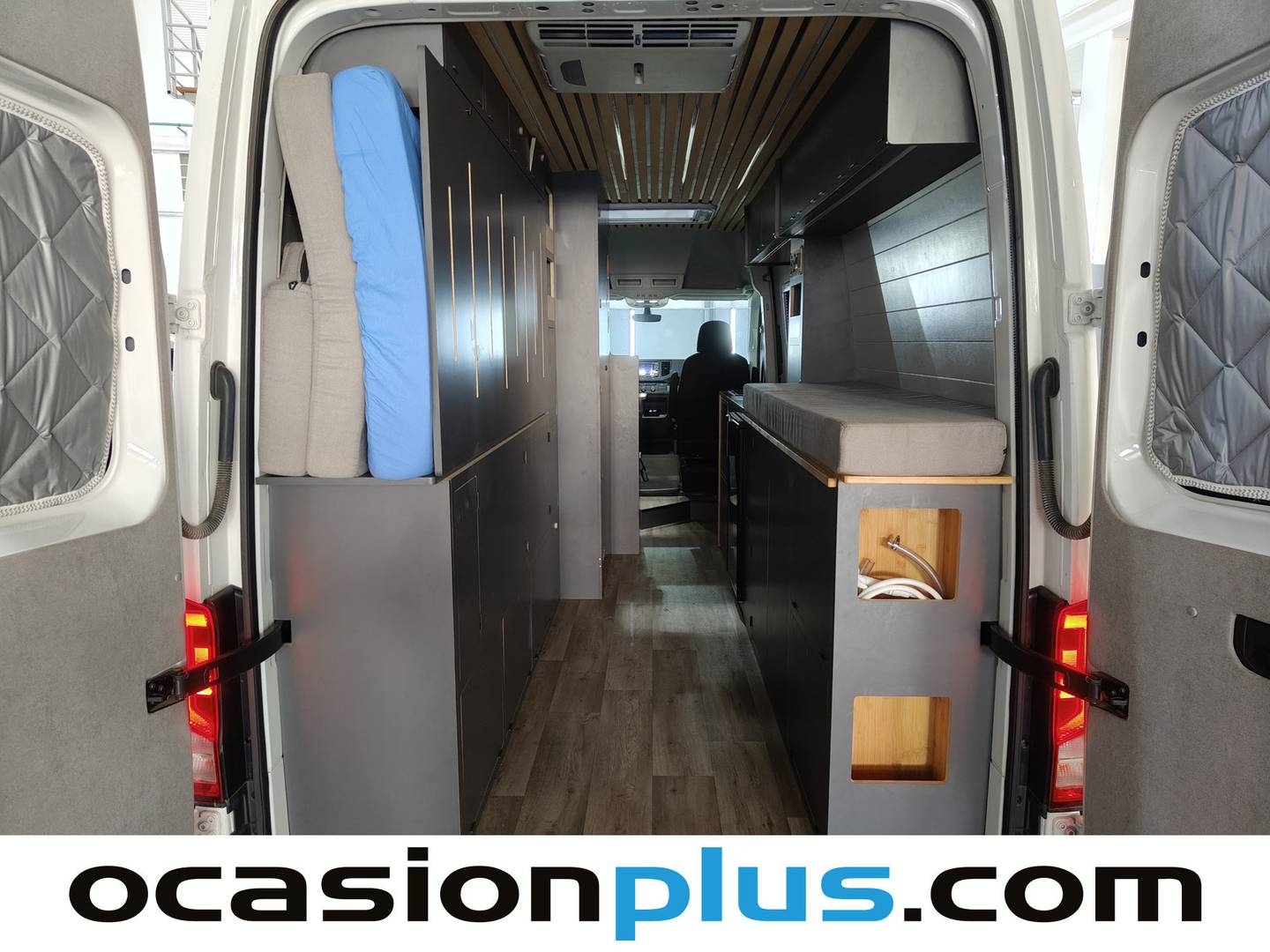 Fotos maletero Volkswagen Crafter Volkswagen Crafter 35 Furgón Batalla Larga L4H3 2.0 TDI (140 CV) Camperizada 4 Plazas