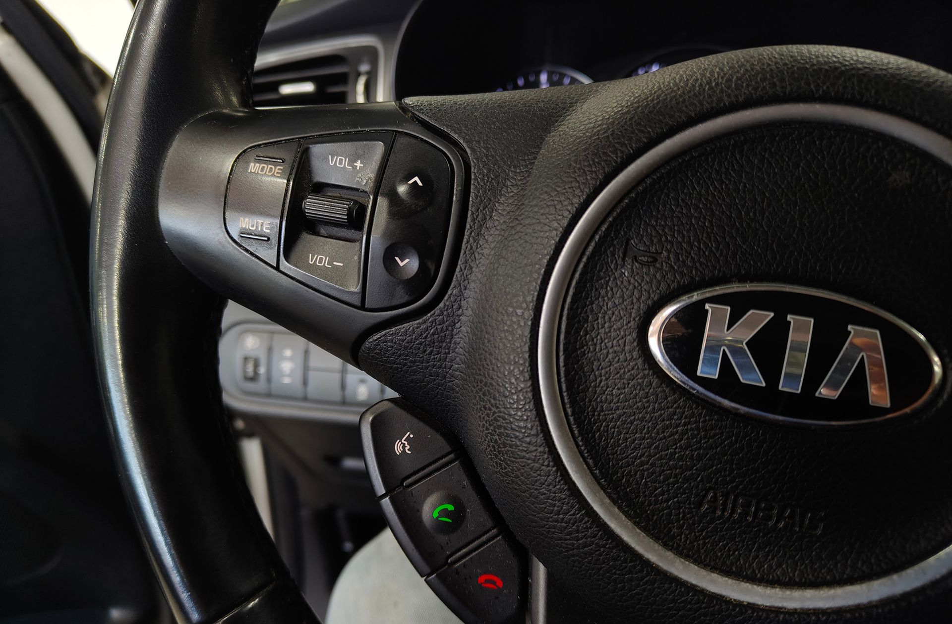 Kia Carens 1.7 CRDi VGT Concept Eco-Dynam - foto 21