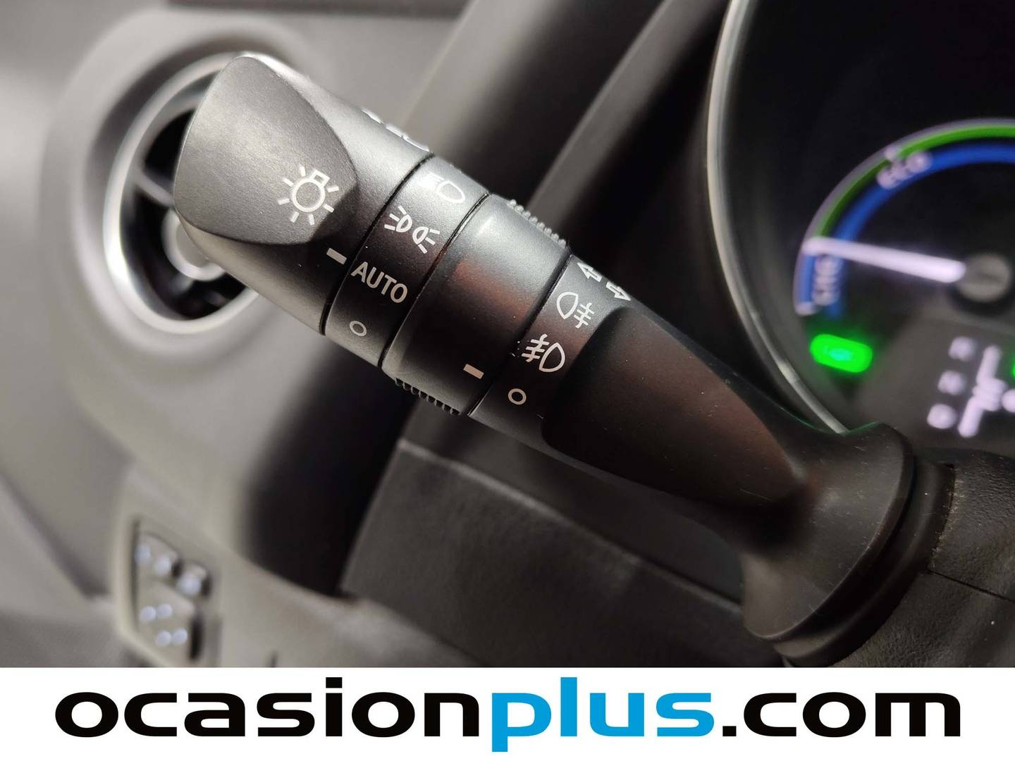 Toyota Auris Toyota Auris 140H Hybrid Touring Sports Business (136 CV) de segunda mano