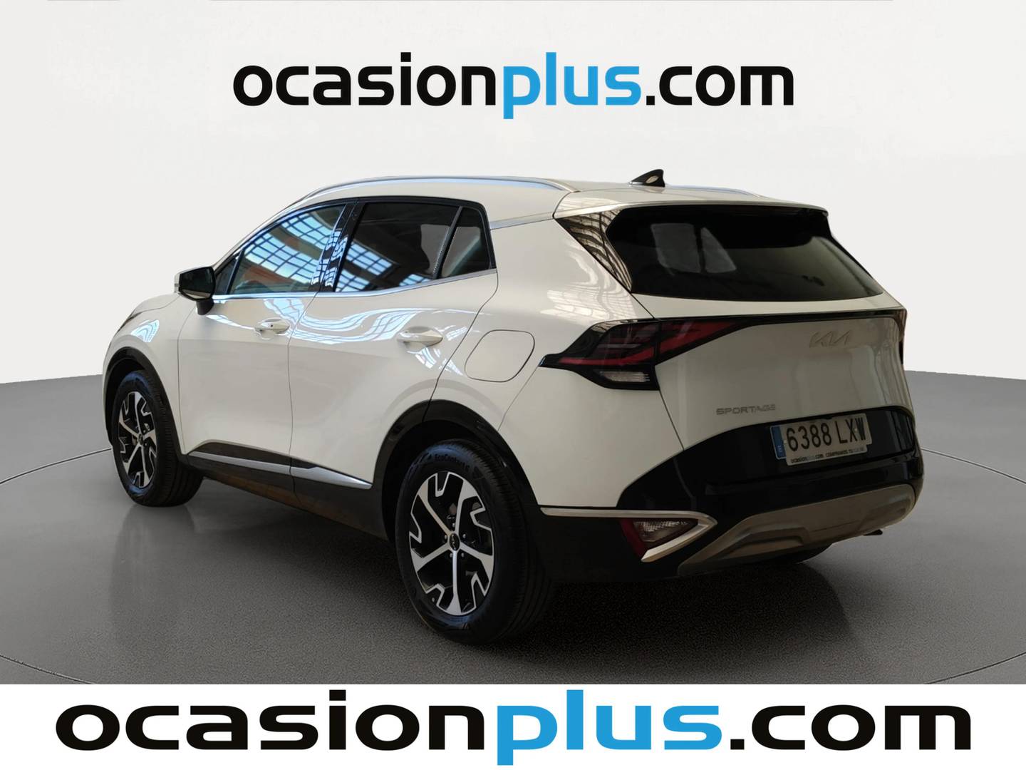 Foto trasera KIA Sportage KIA Sportage 1.6 T-GDi MHEV Tech 4x2 (150 CV) izquierda