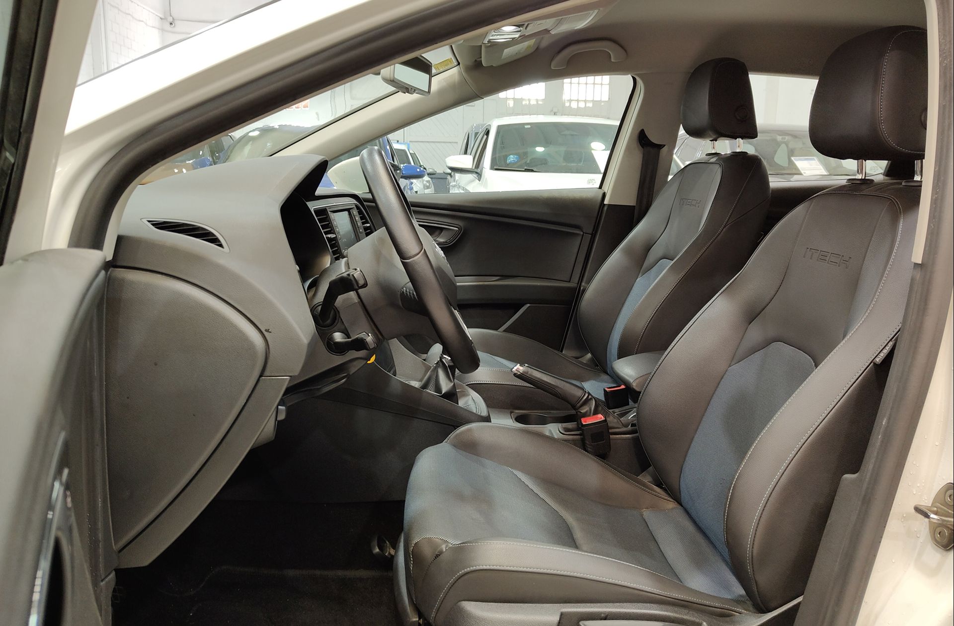 SEAT León 1.6 TDI I-Tech - foto 10