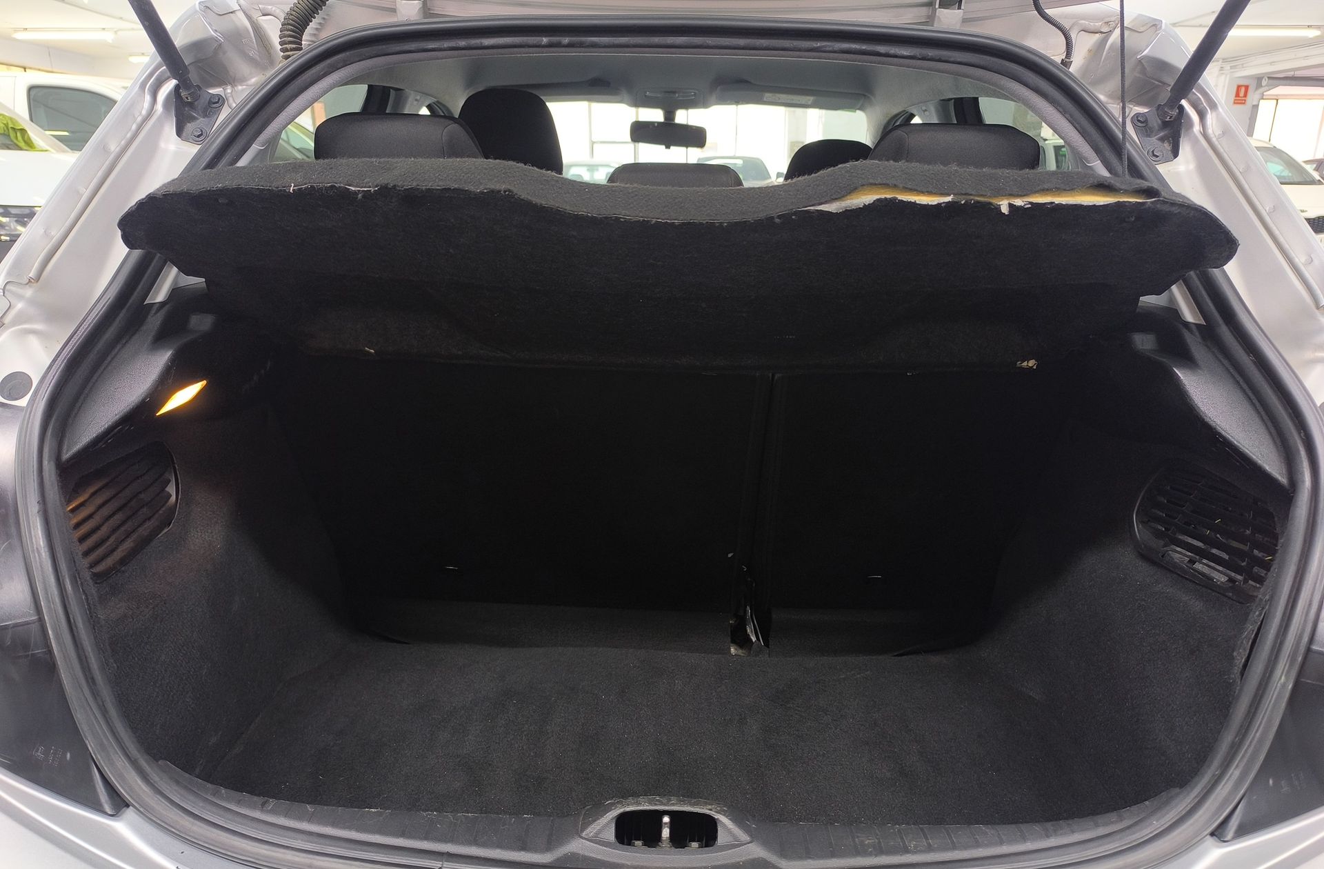 Peugeot 208 1.6 BlueHDi Style - foto 13