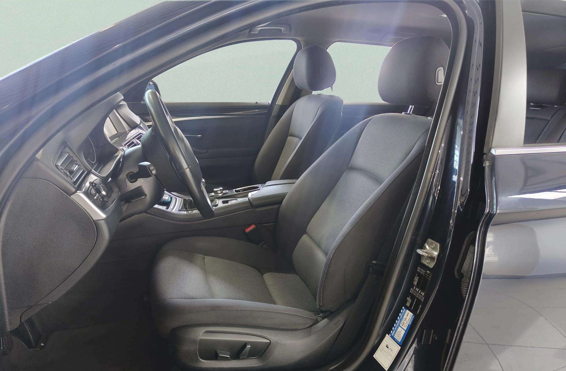 BMW Serie 5 520d Touring - foto 10