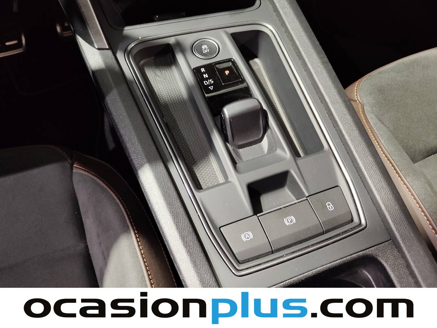 Foto Cupra Formentor CUPRA Formentor 2.5 TSI VZ5 Taiga Grey 4Drive DSG (390 CV)