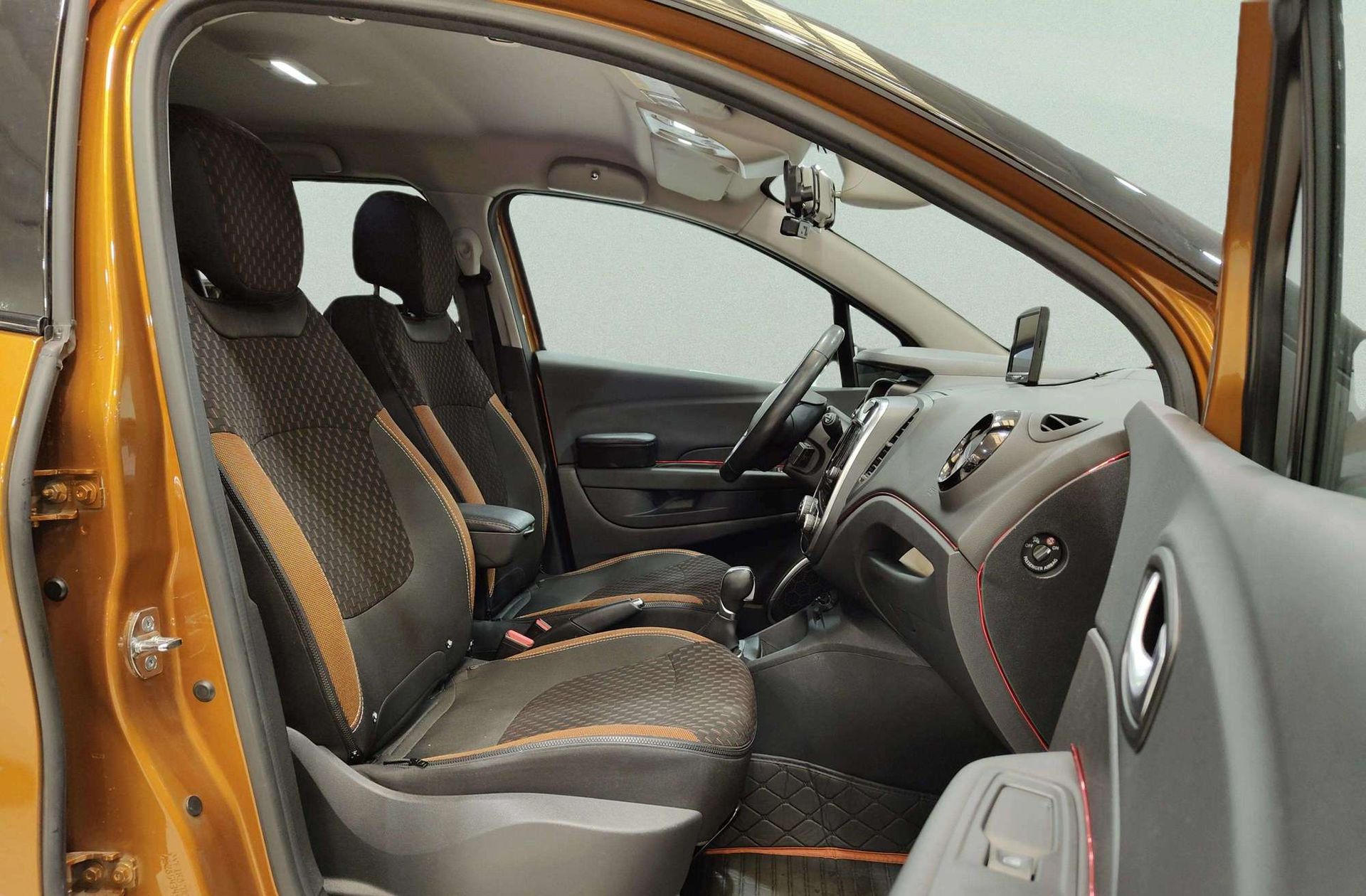 Renault Captur Zen TCe GPF EDC - foto 21