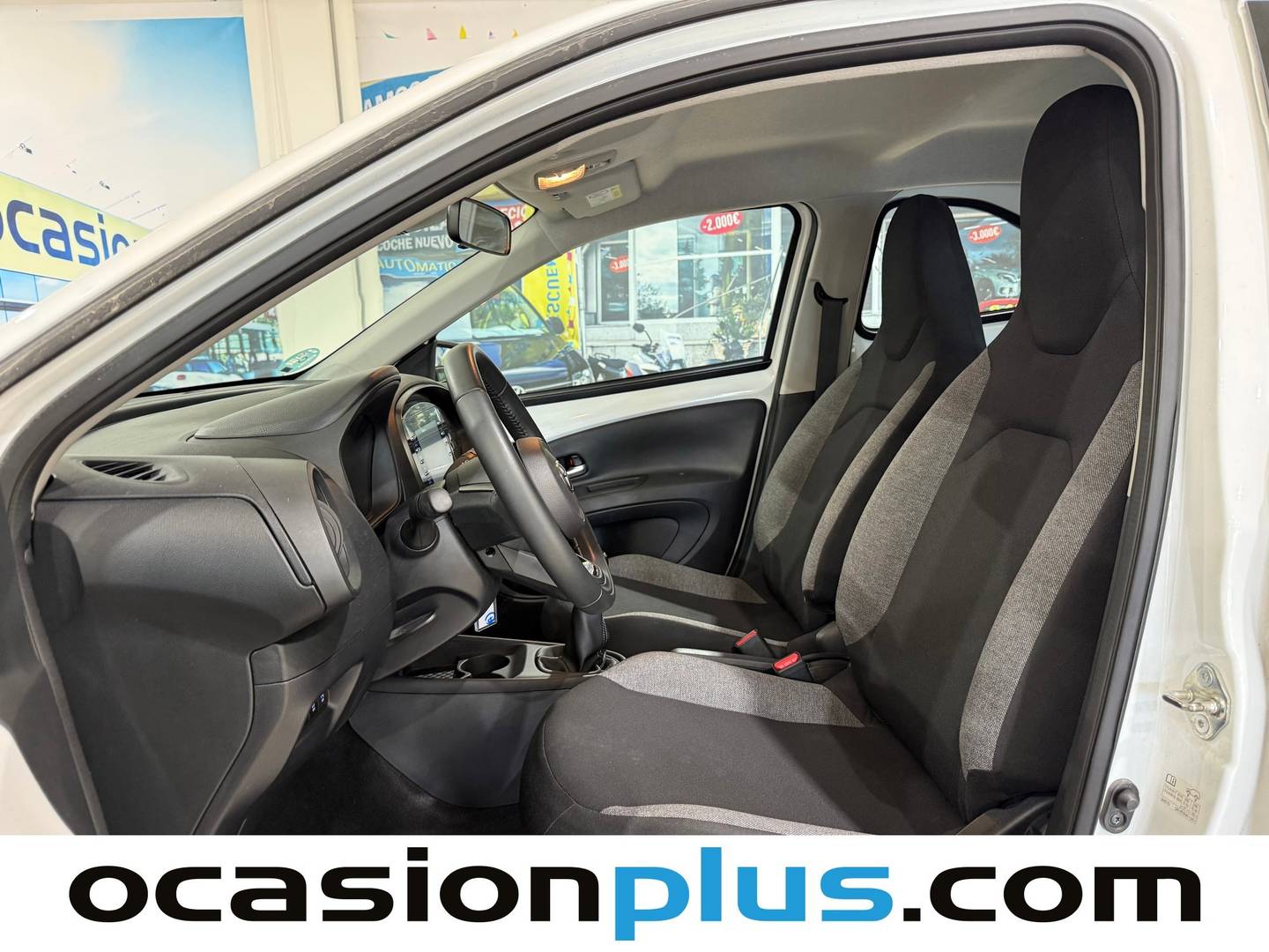 Foto asientos delanteros Toyota Aygo X Cross Toyota Aygo X Cross 1.0 VVT-I Play (72 CV)