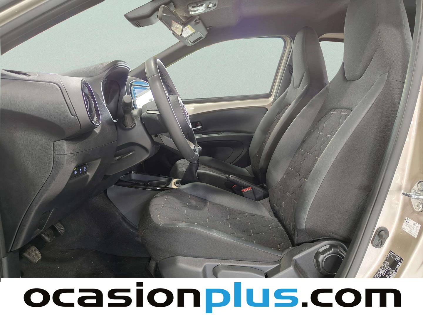 Foto asientos delanteros Toyota Aygo X Cross Toyota Aygo X Cross 1.0 VVT-I Chic (72 CV)