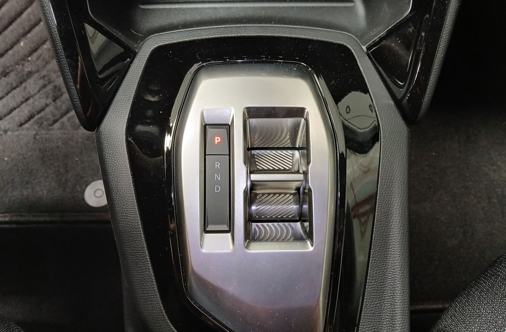 Peugeot 2008 Edition Hybrid eDCS6 - foto 5