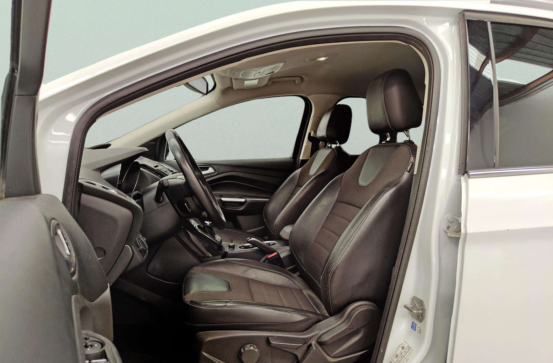 Ford Kuga 1.5 EcoBoost Titanium 4x2 - foto 8