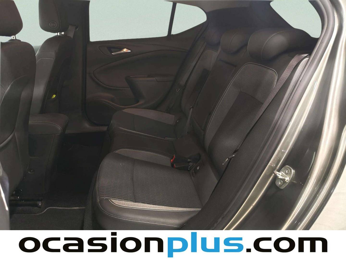 Foto asientos traseros Opel Astra Opel Astra 1.5 D Elegance (122 CV)